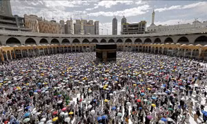 Saudi Arabia hủy lễ hành hương Umrah vì dịch bệnh