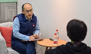 Nghề cứu vãn hôn nhân ‘bên bờ vực thẳm’ nở rộ ở Trung Quốc