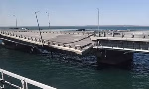 Cầu Crimea mở cửa lại một phần sau vụ tấn công 