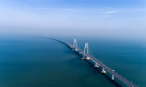 Choáng ngợp về độ hoành tráng của cây cầu vượt biển dài nhất thế giới vừa khai trương