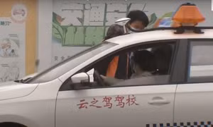 Học lái ô tô cùng giáo viên 'ảo' tại Trung Quốc