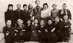 Bảy người lùn ở trại tử thần Auschwitz