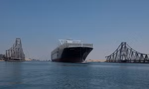 Siêu tàu container Ever Given lại đi qua kênh đào Suez