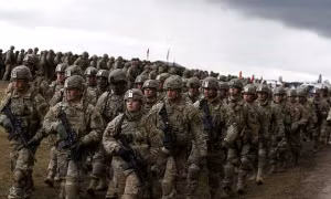 NATO tập trung 40.000 binh sĩ gần biên giới Nga