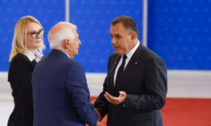 EU tăng cường sản xuất vũ khí, xem xét huấn luyện quân đội Ukraine