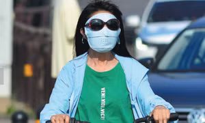 Trang phục chống nắng đắt hàng ở Trung Quốc