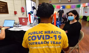 Mỹ có thể khuyến cáo người dân tiêm nhắc vaccine COVID-19 hàng năm