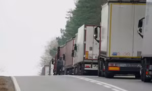 Xe tải của EU có thể bị cấm đi vào Nga