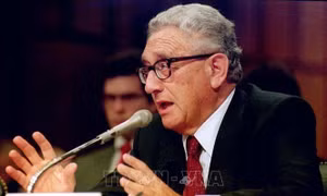 Cựu Ngoại trưởng Mỹ Henry Kissinger đã dự đoán gì về hai cuộc xung đột lớn hiện nay?