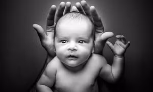 Kỳ lạ đứa trẻ sinh ra khi 'bố' chưa từng chào đời
