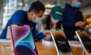 Đứt đoạn sản xuất, người mua iPhone 14 Pro phải chờ đặt hàng lâu chưa từng thấy