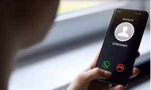 Nạn lừa đảo bằng giọng AI gieo rắc rối khắp nước Mỹ