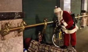  Ông già Noel của người vô gia cư ở Mexico