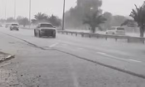 Video Dubai tự tạo mưa gió xối xả giữa nắng hạn 50 độ C