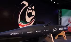 Iran tiết lộ tên lửa siêu vượt âm có thể chọc thủng lưới phòng không