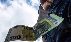 Tăng trưởng kinh tế khu vực eurozone có thể giảm bằng 0 