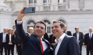 Tấm selfie đặt dấu chấm hết cho một trong những xung đột dài nhất châu Âu