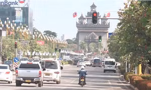 Người nước ngoài nhập cảnh vào Lào phải mua bảo hiểm COVID-19