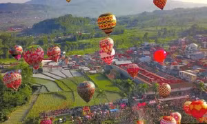 Lễ hội khí cầu khuấy động bầu trời Indonesia