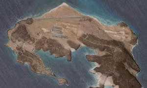 Căn cứ quân sự bí ẩn mọc giữa hòn đảo núi lửa ngoài khơi Yemen