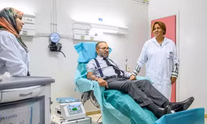 Nhà vua Maroc hiến máu cho nạn nhân động đất