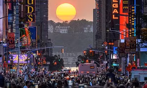 Manhattanhenge - Cuộc trình diễn ánh sáng kỳ diệu