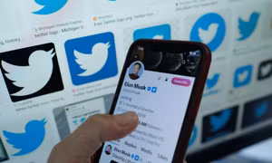 Twitter gỡ dấu tích xanh của người chưa nộp phí