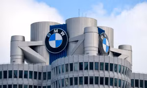 Xe BMW mất điểm ở thị trường lớn nhất thế giới vì không có hát karaoke