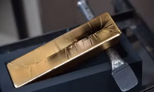 Đất nước châu Âu nào chỉ còn 1 thỏi vàng trong kho quốc gia?