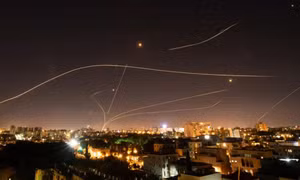 Israel chế tạo siêu súng laser phá tan nguy cơ tấn công trên không