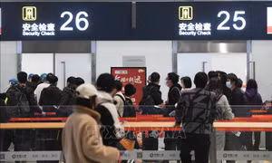 Trung Quốc áp dụng chính sách miễn thị thực cho công dân Anh và Canada