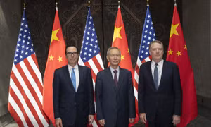 Trưởng đoàn đàm phán Mỹ-Trung điện đàm sau khi ông Trump dọa bỏ thỏa thuận