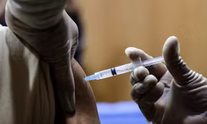 Ấn Độ, Malaysia và Philippines đẩy nhanh chiến dịch tiêm vaccine COVID-19