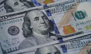 Đồng USD mất ngôi vị quán quân đồng tiền thanh toán quốc tế