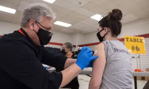 Lao động tại Mỹ không muốn trở lại làm việc nếu thiếu quy định tiêm vaccine