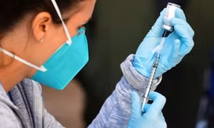 WHO khuyến nghị dùng vaccine đặc trị Omicron cho mũi tiêm thứ 3