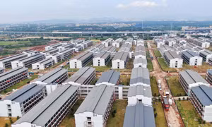 Trung Quốc yêu cầu mỗi thành phố xây khu cách ly riêng với người nước ngoài