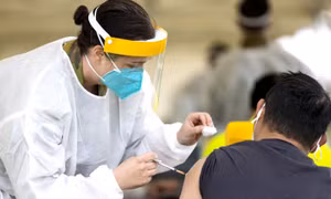 Australia triển khai tiêm vaccine COVID-19 ngay tại nơi làm việc