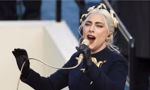 Siêu sao Lady Gaga treo thưởng hơn 11 tỉ đồng cho người tìm được hai chú chó cưng