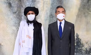Trung Quốc ‘chờ đợi và quan sát’ khi quan hệ với Taliban 