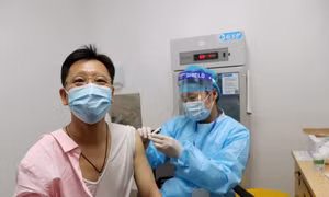 Lý do Trung Quốc khó đạt mục tiêu tiêm phòng COVID-19 cho 40% dân số