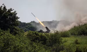 Quân đội Ukraine tìm cách tránh thế bao vây của Nga tại Donbass