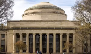 Đại học Harvard và MIT khởi kiện chính quyền Mỹ về chính sách mới đối với sinh viên quốc tế