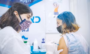 Nghiên cứu mới về nhóm người có ‘siêu kháng thể’ đánh bại COVID-19