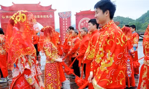 Giáo sư Đại học Phúc Đán gây bão với đề xuất mô hình ‘1 vợ 2 chồng’ tại Trung Quốc