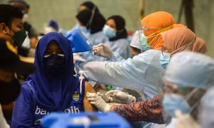 Toàn cảnh Indonesia vật lộn với COVID-19 khi đỉnh dịch còn ở phía trước