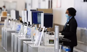 Gần 90% nhân viên tại Mỹ của United Airlines tiêm vaccine ngừa COVID-19
