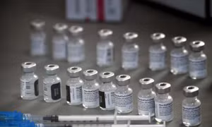 Mỹ đặt mục tiêu viện trợ hơn 1 tỷ liều vaccine ngừa COVID-19 cho các nước trên thế giới