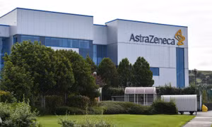 Bộ trưởng Y tế Anh trấn an vụ vaccine AstraZeneca dừng thử nghiệm lâm sàng