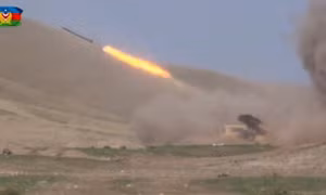 Chiến sự ác liệt tại Nagorny-Karabakh sang ngày thứ hai, cộng đồng quốc tế kêu gọi kiềm chế